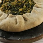 Torta rústica integral com verdes