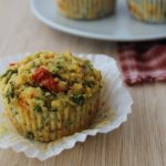 Bolinhos de semolina com pesto e tomate seco