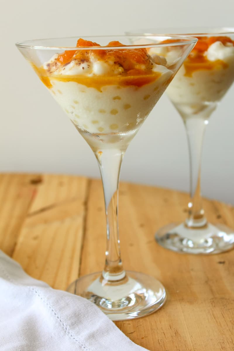 Sagu de coco com manga caramelada