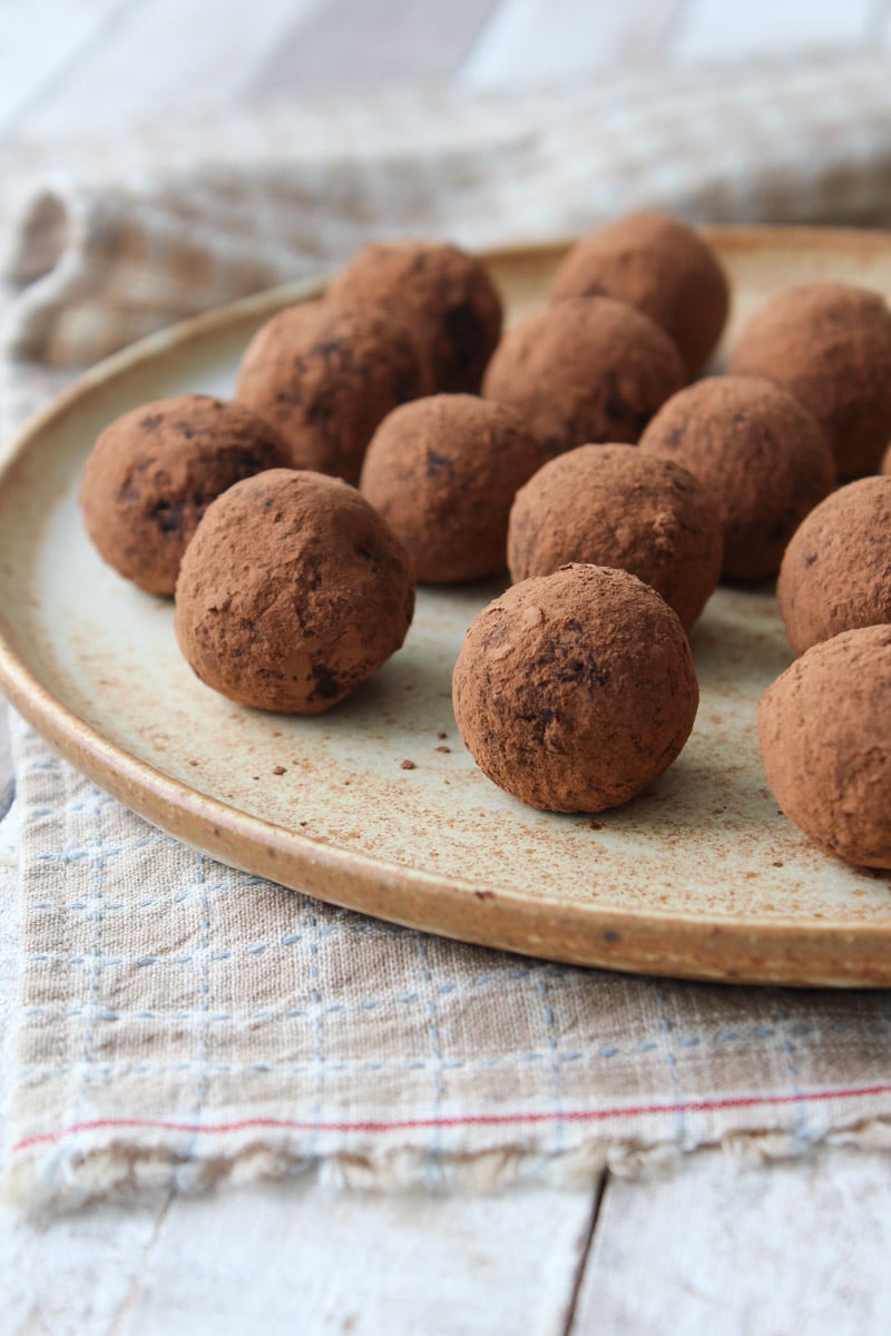 Bolinhas de tâmara, aveia, cacau e café