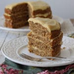 Bolo de laranja com recheio e cobertura