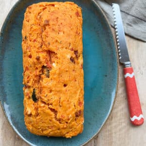 Bolo salgado de tomate