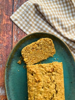 Bolo de cenoura e especiarias