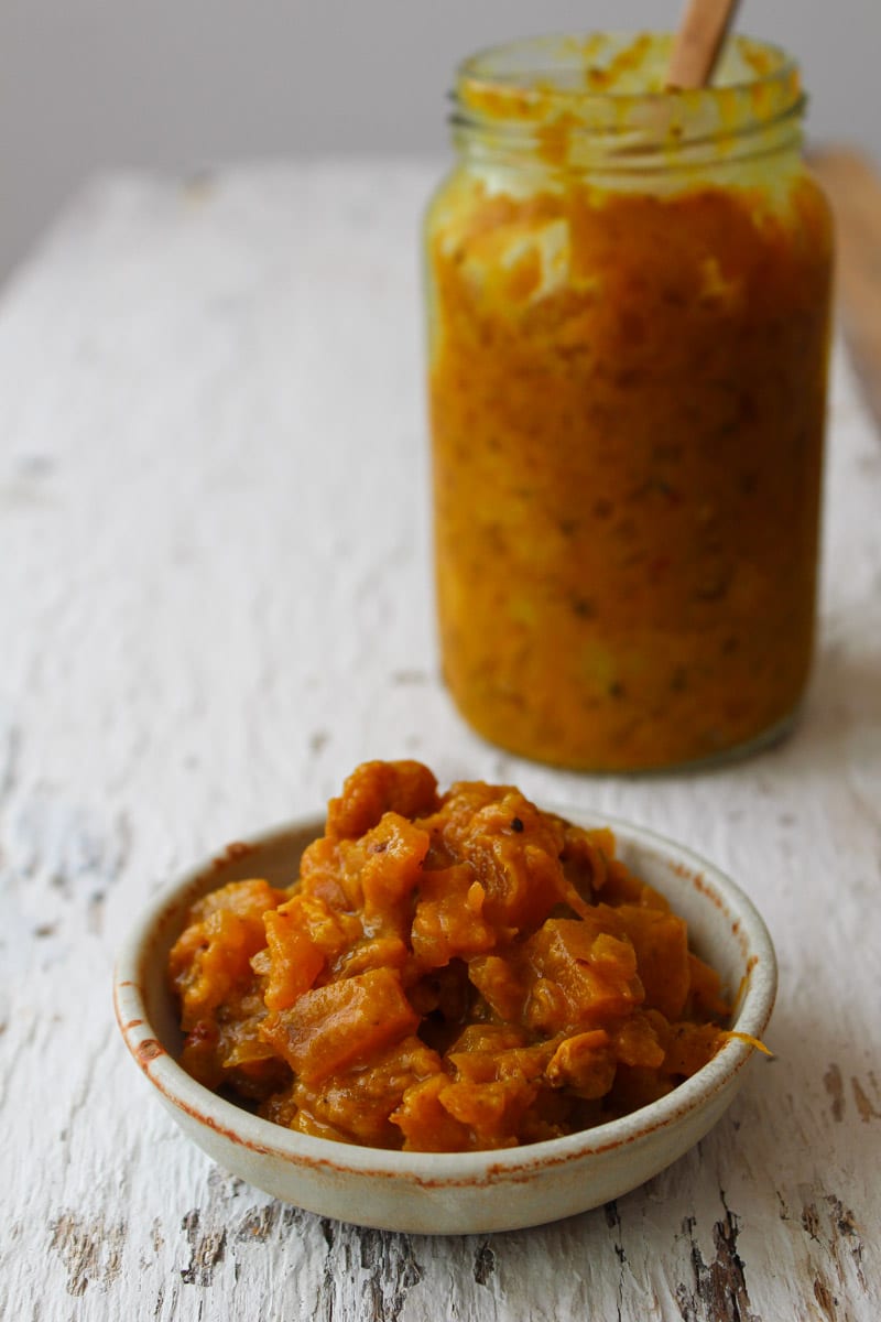 Chutney de abacaxi com cúrcuma