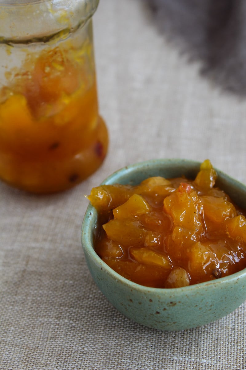 Chutney de manga com pimenta rosa