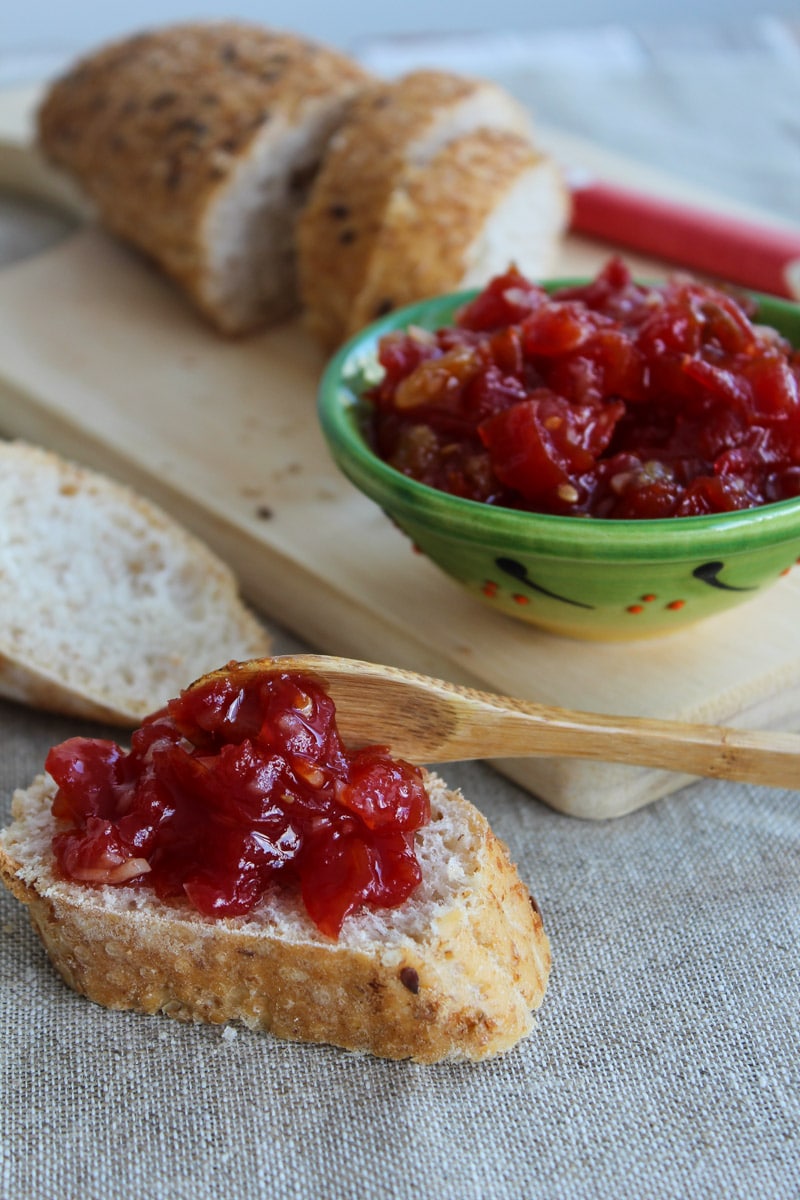 Chutney de tomate com passas e amêndoas