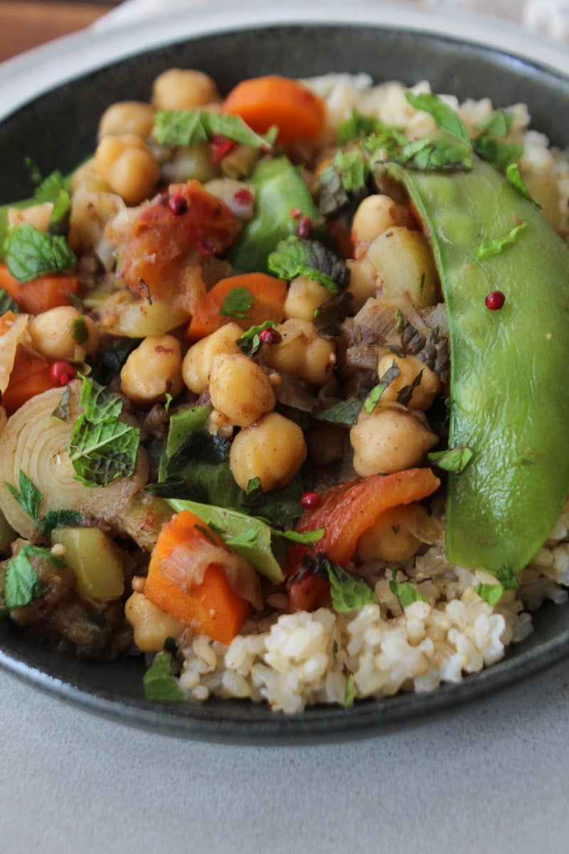 Cozido de legumes com grão de bico e tâmara