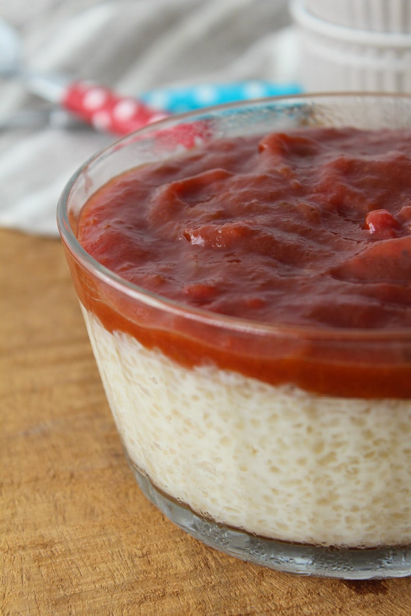Creme de tapioca com calda de goiabada