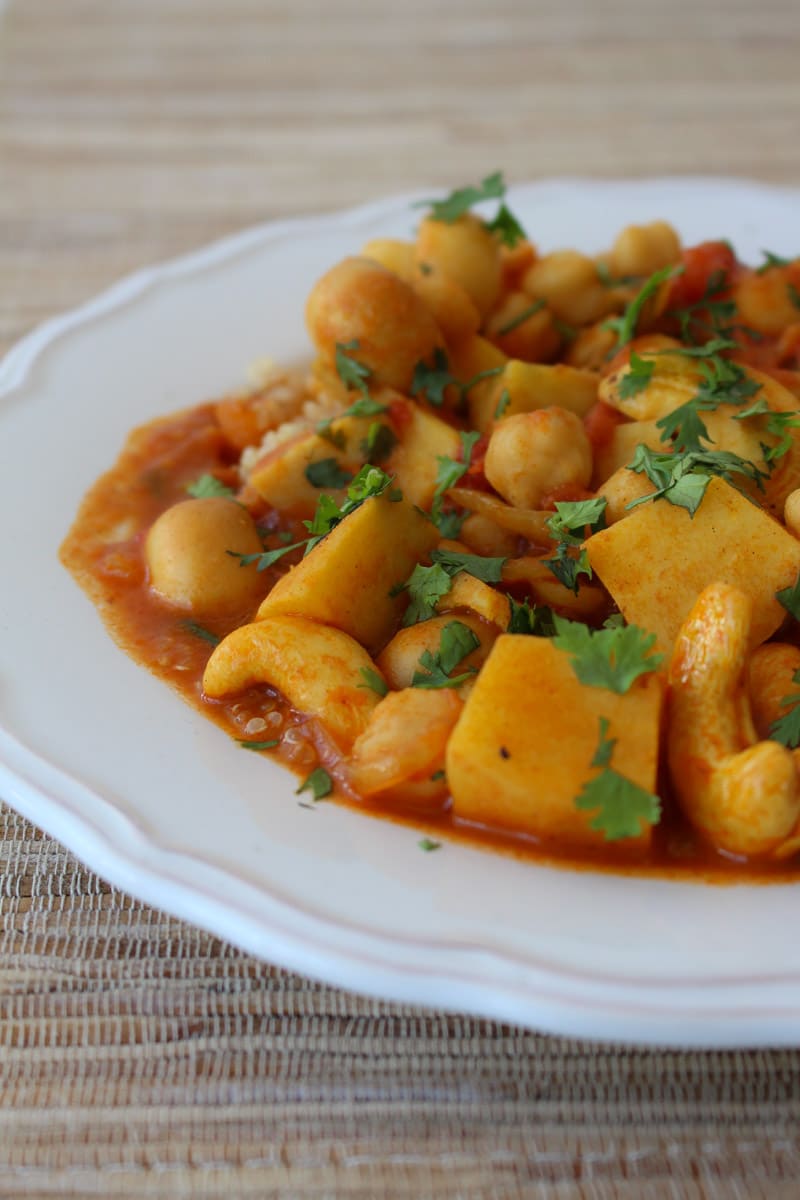 Curry de grão de bico com castanha de caju
