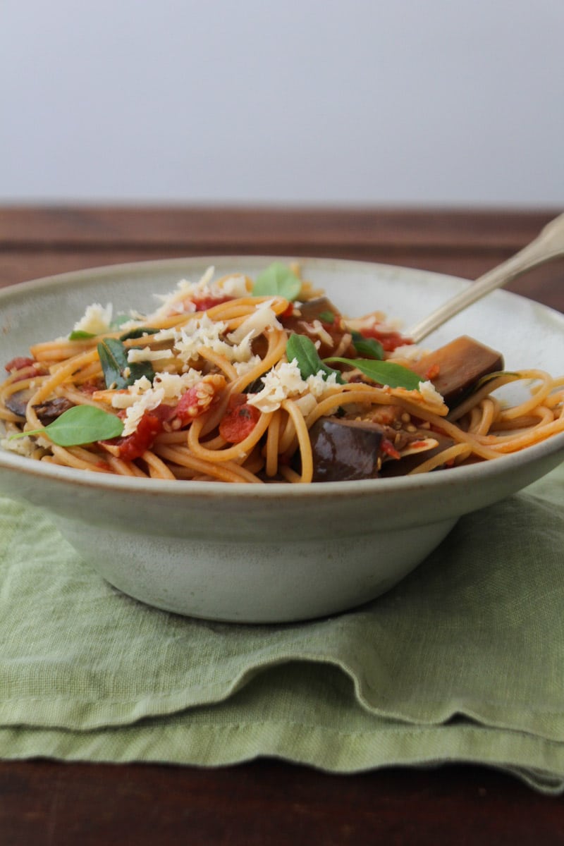 Espaguete com berinjela (“Pasta alla Norma”)