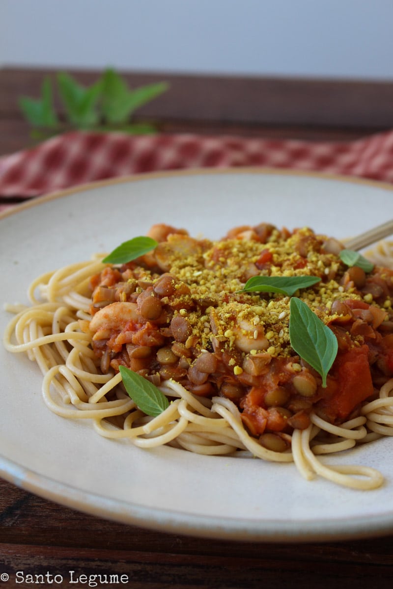 Espaguete com “bolonhesa” de lentilha