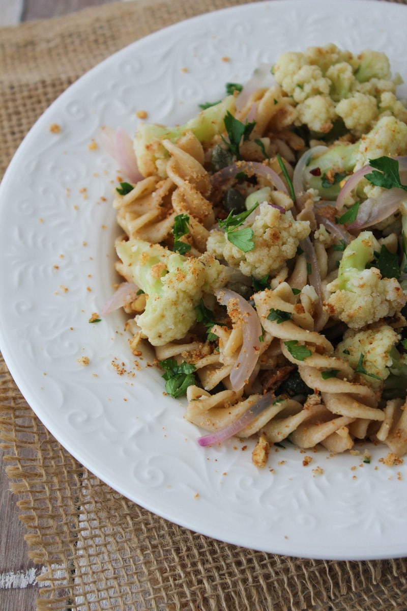 Macarrão com couve-flor assada
