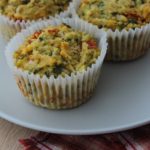 Bolinhos de semolina com pesto e tomate seco