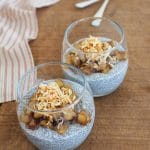 Pudim de chia com abacaxi e coco