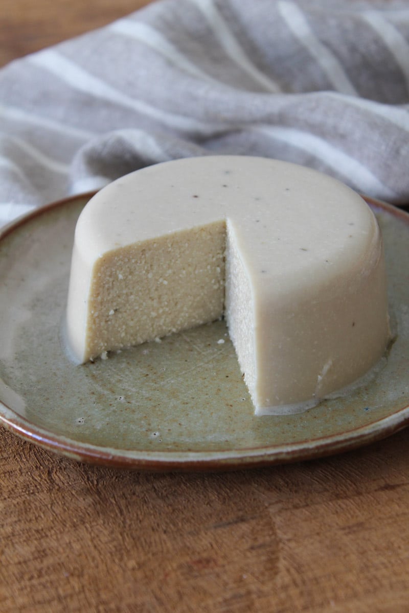 Queijo de amêndoas vegano