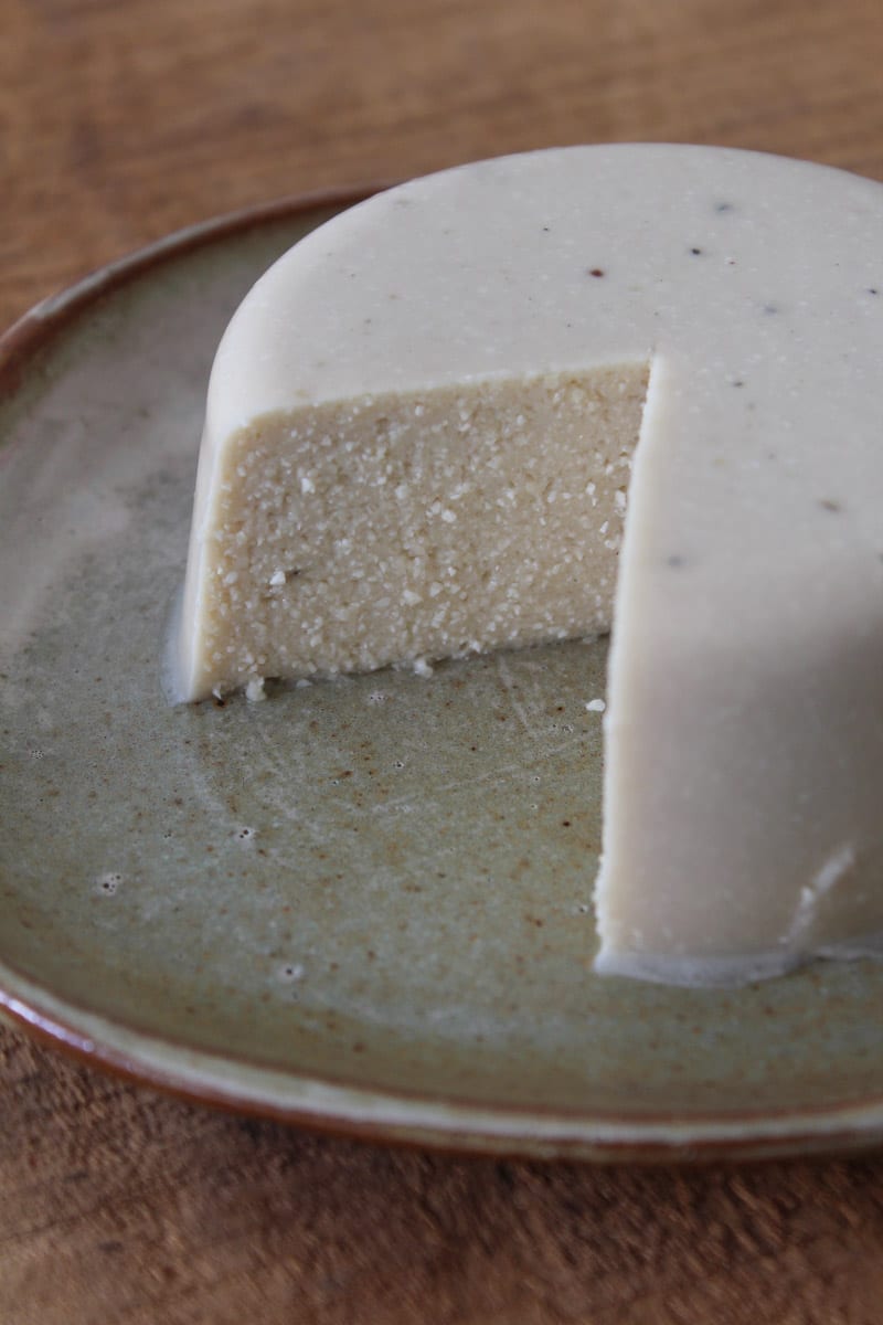 Queijo de amêndoas vegano