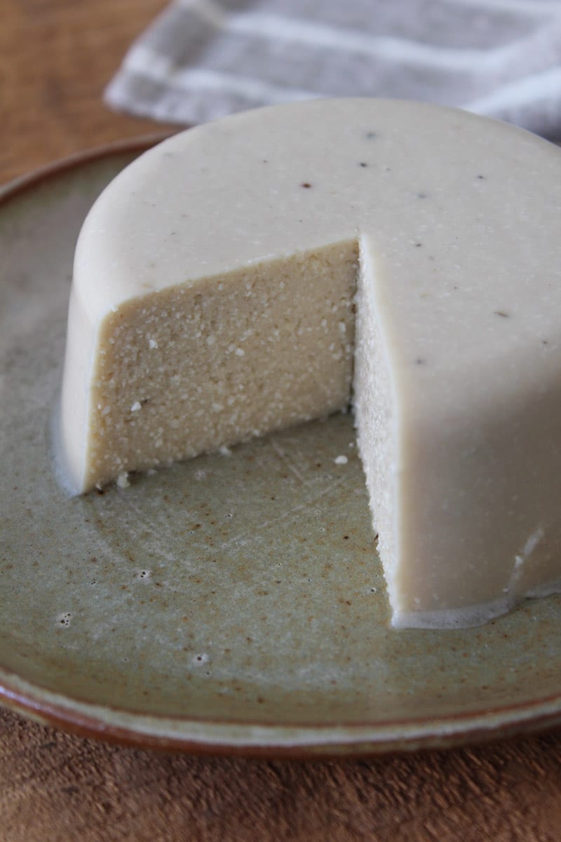 Queijo de amêndoas vegano