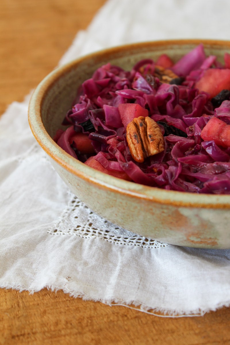 Repolho roxo com maçã e balsâmico