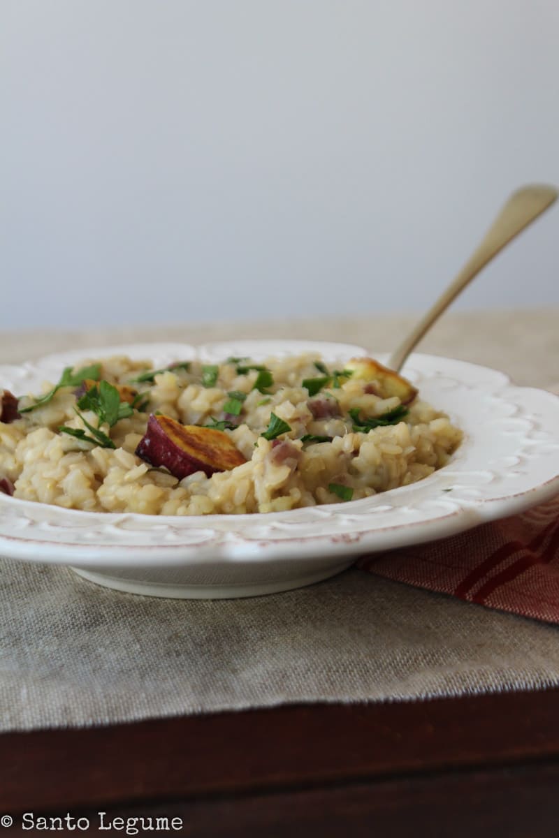 Risoto de batata-doce e alho assado