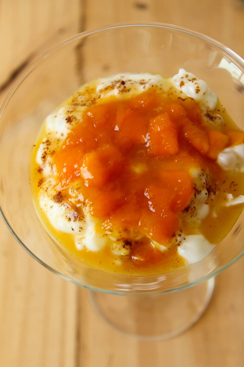 Sagu de coco com manga caramelada