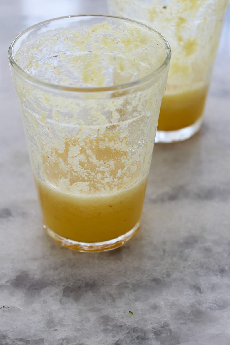 Suco de abacaxi, laranja e água de coco