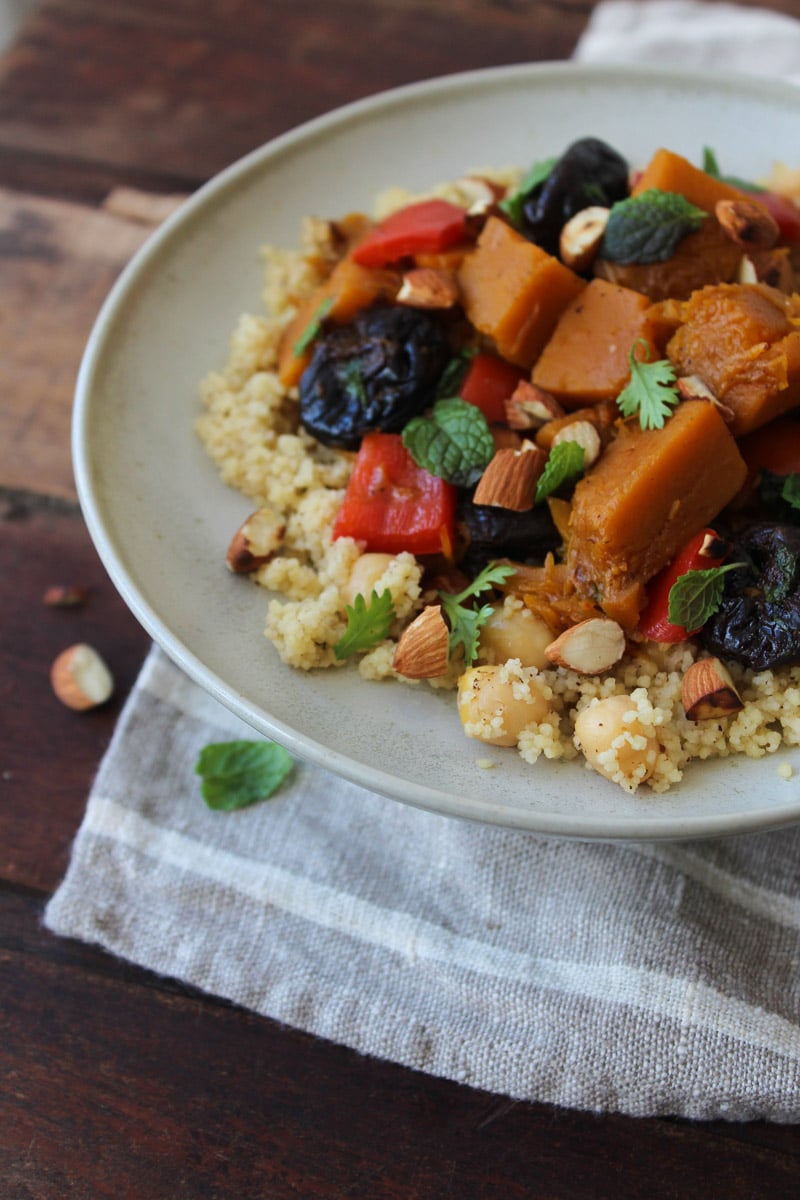 Tagine de legumes e grão de bico
