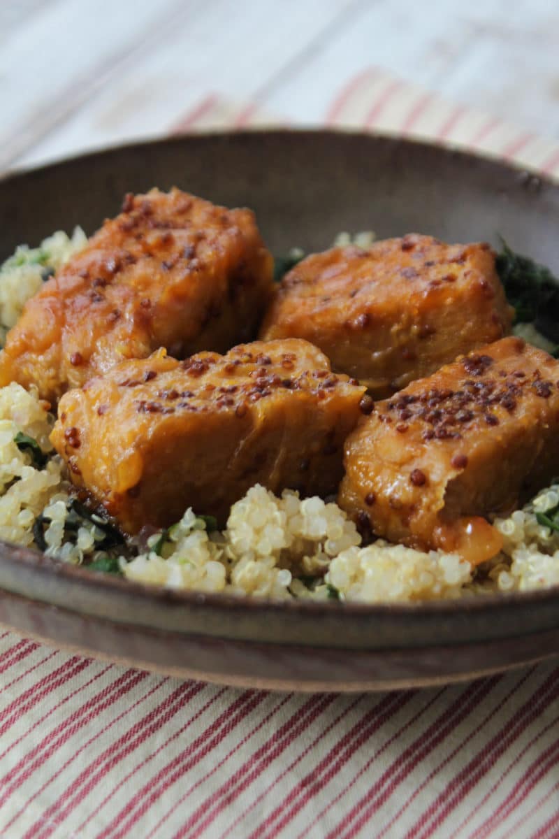 Tempeh marinado com mostarda e shoyu