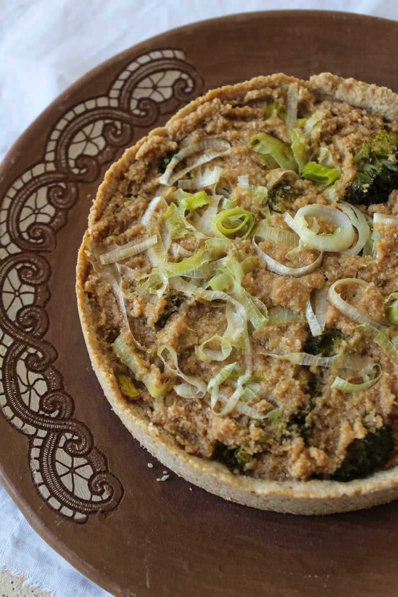 Torta de alho poró e brócolis - Receita vegana e sem glúten