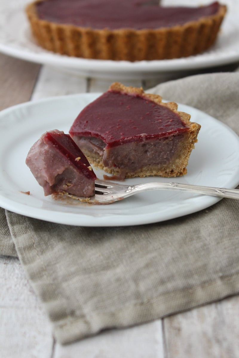 Torta de morango e framboesa vegana